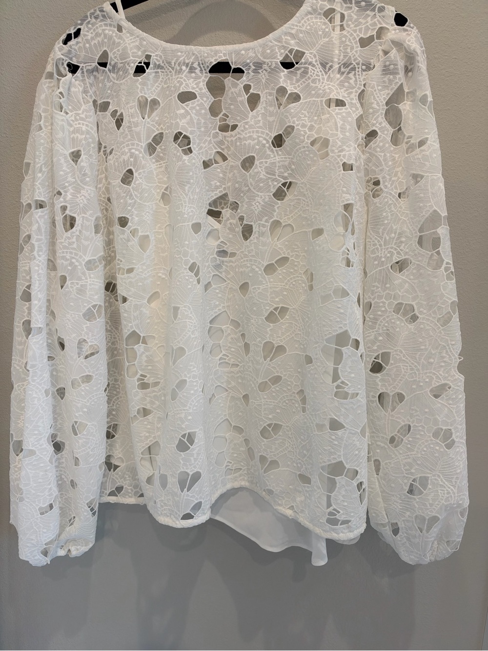 White Lace Long-Sleeve Women's Top Sz 18